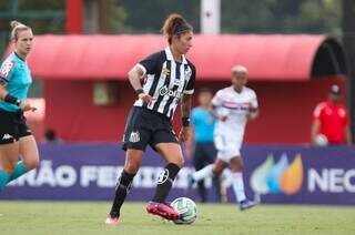 Atacante Cristiane domina a bola no clássico contra o São Paulo (Foto: Divulgação)