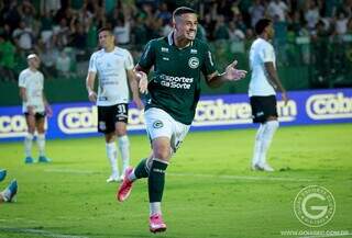 Matheus Peixoto, Lucas Halter e Apodi marcaram os gols da vitória esmeraldina na noite deste domingo (23). (Foto: Rosiron Rodrigues/Goiás)