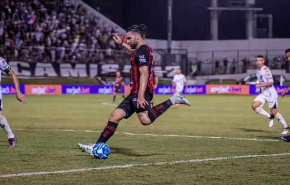 Vit&oacute;ria leva a melhor no 2&ordm; tempo e vence ABC na S&eacute;rie B