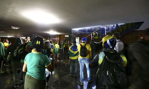 GSI divulga imagens do dia da invasão no Palácio do Planalto