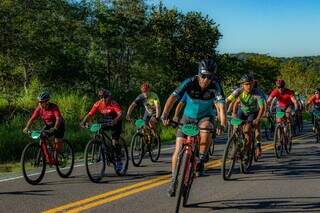 O Trip Trail Bodoquena de Mountain Bike do feriadão de Tiradentes reuniu competidores com idade entre 18 anos e 60 anos, ou acima de 60 anos (Foto: Divulgação)