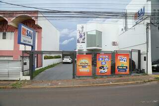 A SAJ Clube de Benefícios fica na Avenida Eduardo Elias Zahran, 957. (Foto: Kísie Ainoã)