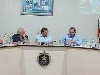 Prefeitos e gestores de 14 municípios fizeram reivindicações ao secretário da Casa Civil, Eduardo Rocha. (Foto: Divulgação)