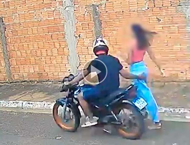 &ldquo;Tava s&oacute; no &oacute;dio&rdquo;, justifica motociclista que apalpou jovem na rua