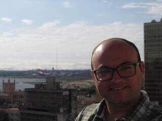Professor costuma viajar com frequência para o Paraguai. (Foto: Arquivo pessoal)