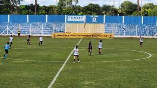 Jogo entre sul-mato-grossenses e paranaenses aconteceu no Estádio Jacques da Luz (Foto: Divulgação/Operário)