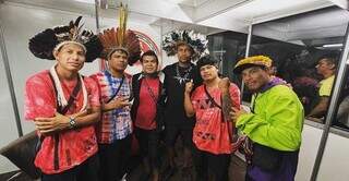 Brô MC&#39;s com Xamã e Japupram Parkatêjê, blogueiro indígena. (Foto: Reprodução/Instagram)