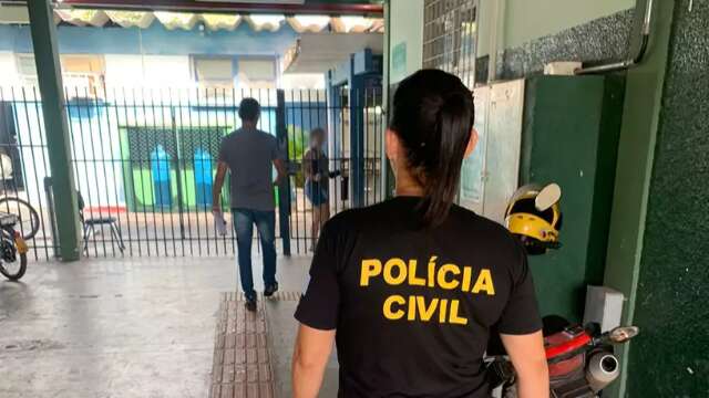 Professor &eacute; preso por suspeita de estuprar a filha de 13 anos