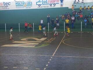 Nesta edição da Copa Pelezinho, os jogos ocorreram simultaneamente em três municípios. (Foto: Divulgação)