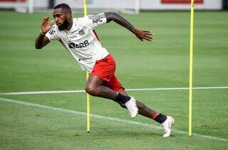 Gerson treinando pelo Flamengo (Foto: Marcelo Cortes)