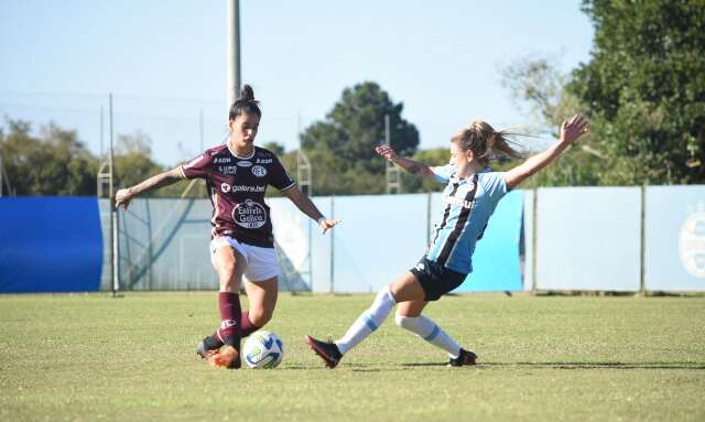 Ferrovi&aacute;ria vence Gr&ecirc;mio e assume lideran&ccedil;a do Brasileir&atilde;o feminino 