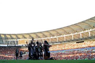 Jogadores do Botafogo comemorando gol no Estádio do Maracanã (Foto: Vitor Silva/Botafogo)