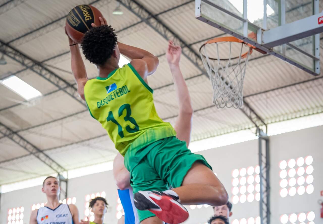Jogos Escolares seguem com etapa de basquetebol e handebol na Capital