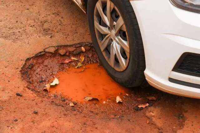 Enquete: 95% t&ecirc;m problema ou preju&iacute;zo com os buracos nas ruas de Campo Grande
