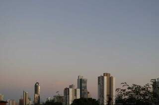 Sexta-feira deve ser de sol e com m&aacute;xima de 33&ordm;C em MS
