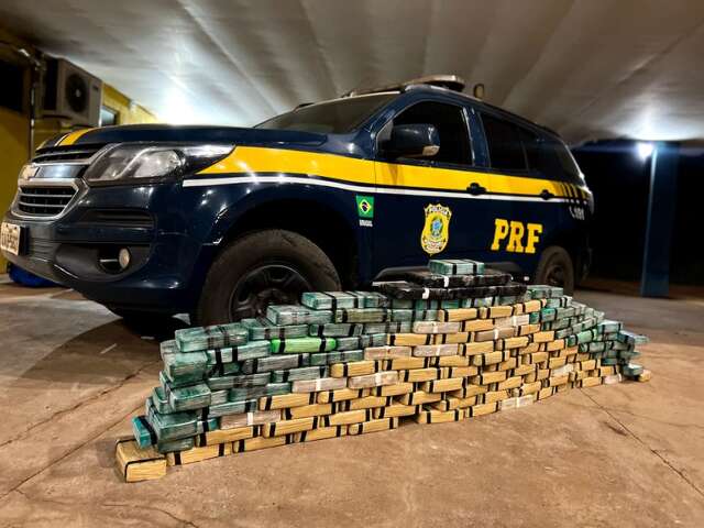Carga de coca&iacute;na de R$ 15,6 milh&otilde;es &eacute; encontrada dentro de tambores