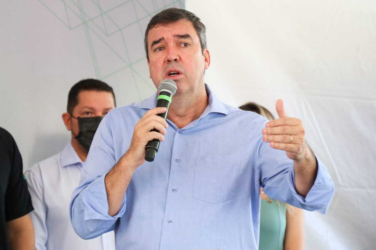 Nem governador escapa: Eduardo Riedel anuncia que teve celular clonado