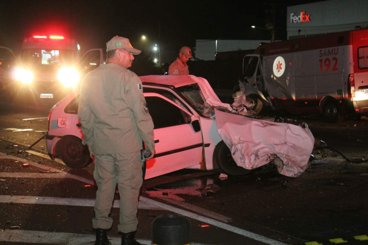 Colisão entre ambulância e carro mata motorista na saída para Cuiabá