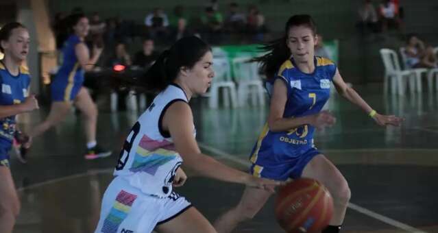 Emo&ccedil;&atilde;o marca finais de basquete e handebol nos Jogos Escolares