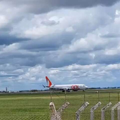 Barulho de malas soltas alerta tripula&ccedil;&atilde;o e avi&atilde;o retorna &agrave; Capital