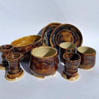 Coleção de cerâmica composta por acessórios de oratório. (Foto: Arquivo pessoal)