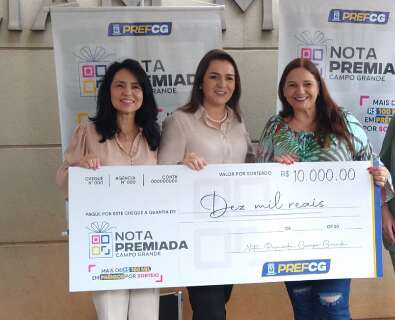 Prefeitura entrega R$ 115 mil da Nota Premiada Campo Grande 