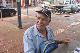 &#34;Atleta&#34; Severino Araújo de Lima, de 80 anos, diz que é mais ativo do que muito jovem de 18 anos (Foto: Paulo Francis)