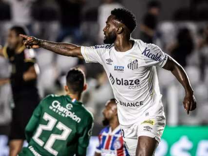 Tranquilo e jogando em casa, Santos vence Bahia pelo Brasileirão