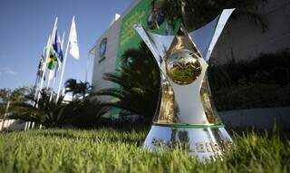 Troféu do Campeonato Brasileiro. (Foto: Lucas Figueiredo/CBF/Agência Brasil)