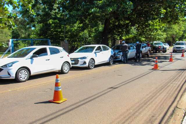 Engavetamento entre quatro carros na Spipe Calarge deixa um ferido