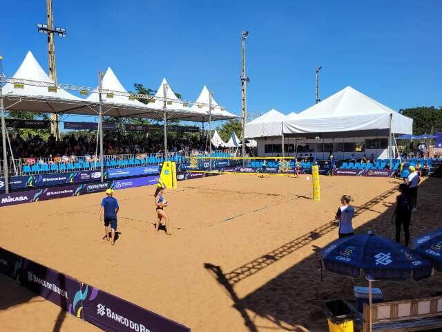 Cheio de atra&ccedil;&otilde;es, v&ocirc;lei de praia &eacute; festa em dia de final no Parque das Na&ccedil;&otilde;es 