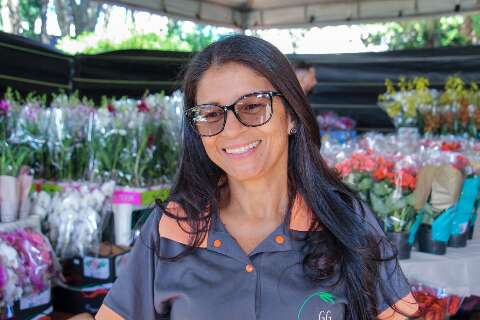 Na v&eacute;spera do Dia das M&atilde;es, Centro fica lotado e tem at&eacute; floricultura itinerante