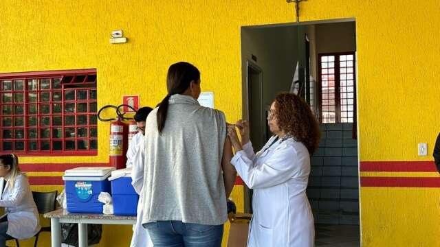 Quartel dos bombeiros se torna ponto tempor&aacute;rio de vacina&ccedil;&atilde;o