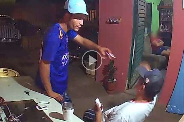 &quot;N&atilde;o vai ficar barato&quot;: v&iacute;deo mostra discuss&atilde;o antes de enteado matar padrasto 