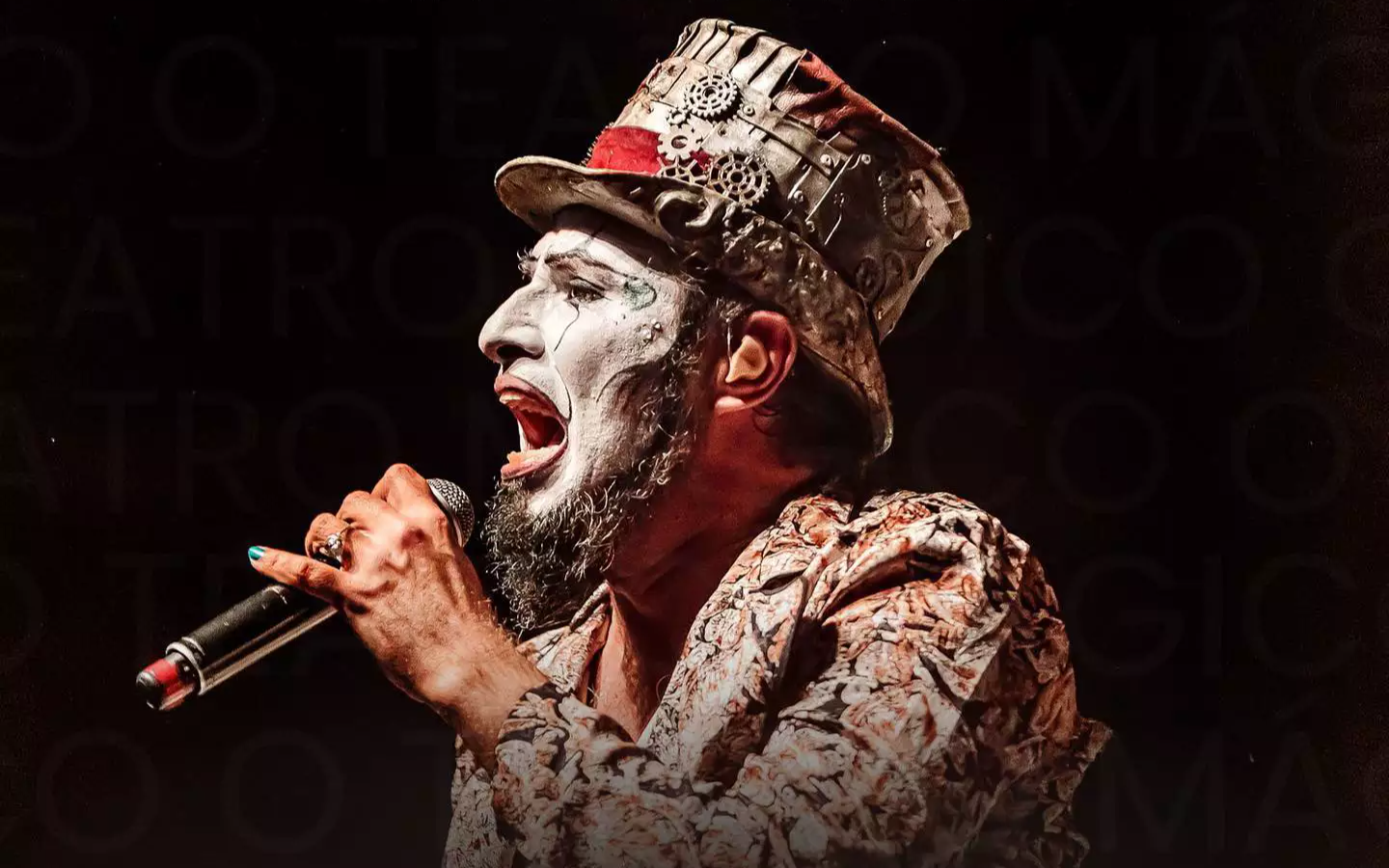 Com voz e violão, O Teatro Mágico vai cantar em Campo Grande