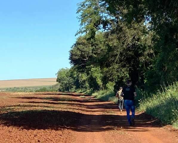 Pol&iacute;cia faz buscas em mata atr&aacute;s de bandidos que fugiram de delegacia