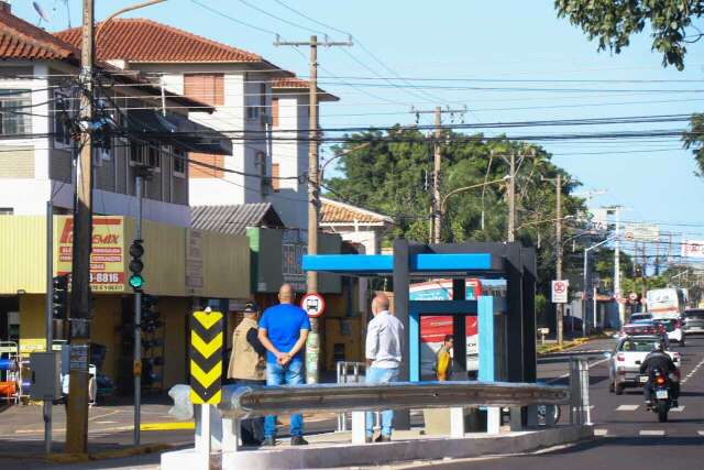 Prefeitura contrata constru&ccedil;&atilde;o de mais esta&ccedil;&otilde;es de embarque por R$ 1 milh&atilde;o 