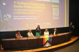 Evento reuniu autoridades para discutir políticas públicas para a comunidade LGBTQIA+. (Foto: Paulo Francis)