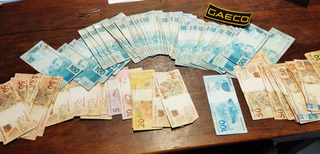 Dinheiro que foi apreendido na operação (Foto: divulgação/Gaeco)