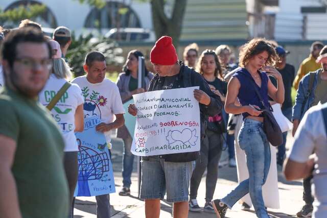 Profissionais de sa&uacute;de e pacientes v&atilde;o &agrave;s ruas expor luta antimanicomial 