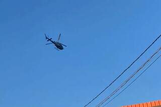 Helicóptero fazendo ronda durante a tarde de hoje (19) (Foto: Direto das Ruas)