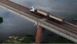 Lajes sofreão reparo emergencial em três pilares da ponte. (Foto: Arquivo Governo MS)