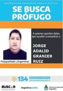 Cartaz com foto de Jorge Ruiz antes da bariátrica divulgava que ele era um homem procurado pela polícia argentina. (Foto: Reprodução)