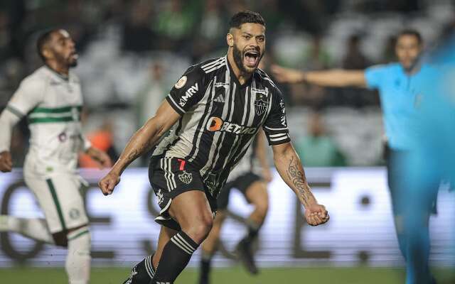 De virada, Atl&eacute;tico-MG vence Coritiba e se mant&eacute;m no G4 no Brasileir&atilde;o