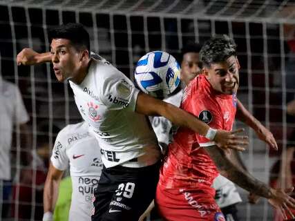 Empate sem gols marca disputa entre Corinthians e time argentino na Libertadores