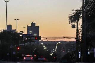 Altos da Avenida Afonso Pena com céu claro nesta manhã (Foto: Henrique Kawaminami)