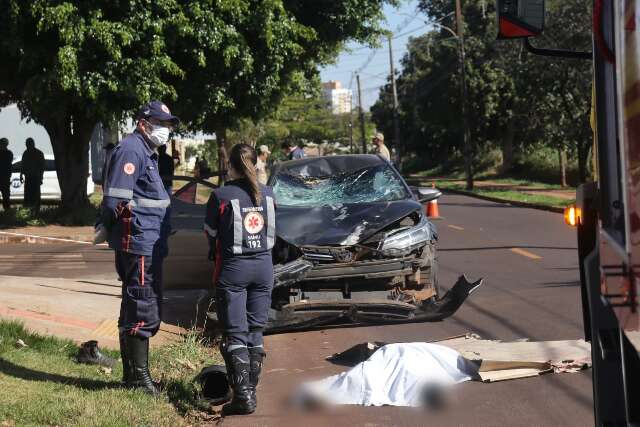 Motociclista morre depois de ser atingido por carro no Monte Castelo