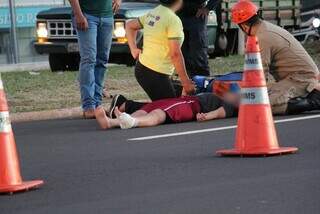 Jovem foi atropelada durante horário de pico desta terça-feira (23). (Foto: Juliano Almeida)