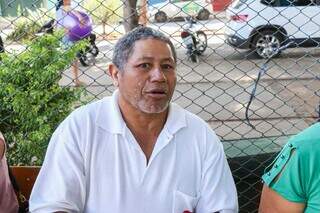 Gonçalo está morando há 1 mês em Campo Grande e foi em busca de emprego na ação (Foto: Henrique Kawaminami)
