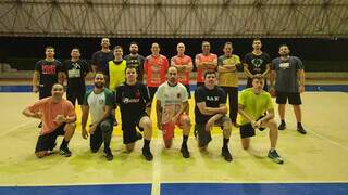 Equipe do Pantaneiros após treinamento em quadra do Poliesportivo Dom Bosco (Foto: Acervo Pessoal)